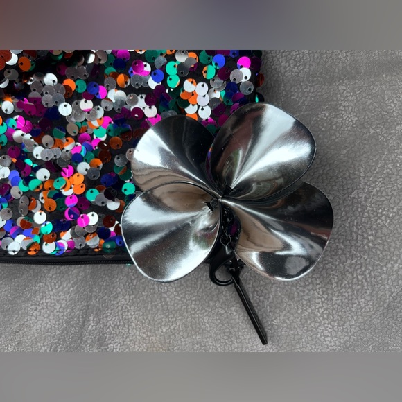 New MAC Cosmetics Sequin Makeup Bag - Picture 4 of 7